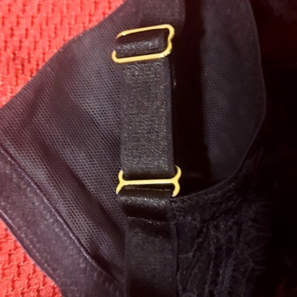 VICTORIA'S secret black very sexy  unlined bras in excellent condition size 34DD - Picture 11 of 16